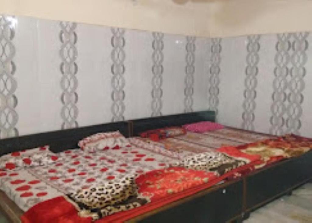 Maatu Shri Comfort Stay-Guest House Mathura Exteriör bild